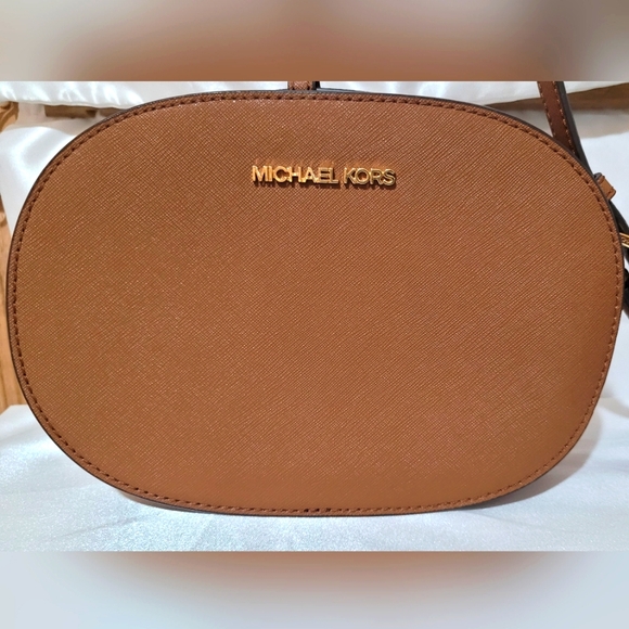 Michael Kors Jet Set Travel Medium Saffiano Leather Crossbody Bag - Picture 4 of 13